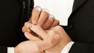 CCR a am&acirc;nat pentru septembrie luarea unei decizii privind recunoaştea căsătoriilor gay &icirc;ncheiate &icirc;n străinătate