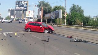 Accident grav pe Podul Baneasa din Bucuresti. Patru persoane au fost ranite, trei autoturisme au fost avariate