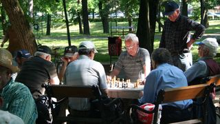 Studiu INS: 42,4% dintre gospodariile din Romania sunt de pensionari!