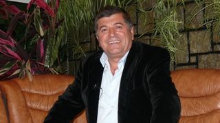 Primarul din Busteni, Emanoil Savin, are 3600 de lei salariu pe luna, dar declara ca returneaza 150.000 de euro intr-un an!