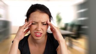 O femeie care a avut migrene severe timp de 25 de ani a revenit la o viata normala dupa ce a renuntat la doua alimente