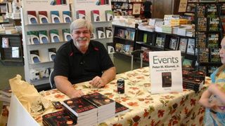 Pete Klismet, fost criminalist, in prezent scriitor si consultant media