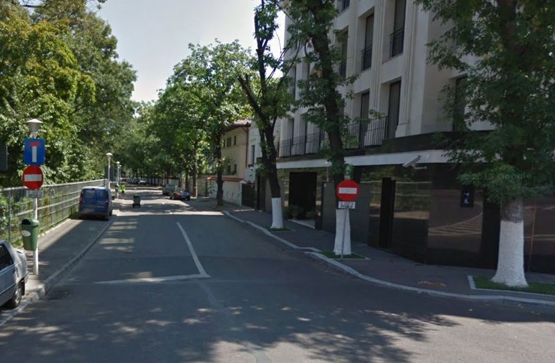 Pe aceasta strada se afla vila de protocol