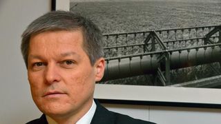 Premierul Dacian Ciolos isi serbeaza astazi ziua de nastere. Este prima aniversare a acestuia in calitate de sef al Guvernului