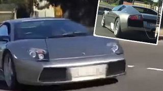 Moment bizar surprins in trafic. Conduce un Lamborghini de 500.000 de dolari, dar cara capre cu remorca. Imaginile care au devenit virale pe net