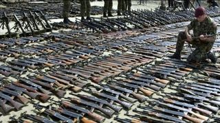 Razboiul din Siria, alimentat cu armele produse in Europa. In ultimii patru ani, Romania a exportat arme de 81 de milioane de euro