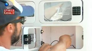 Ce faceti cand ramaneti fara baterie la telefon la malul marii? Managerii unei plaje din Mamaia au venit cu solutia salvatoare! E extrem de practica si nu va costa nimic