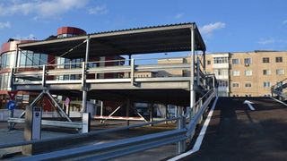 Parcarea revolutionara construita intr-un orasel din Romania. Poate gazdui pana la 50 de masini si costa 1,2 milioane de lei!