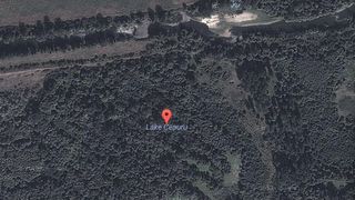 Numele lacului apare si pe harta google, insa vederea satelit arata clar ca acolo nu este un lac