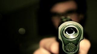 Un roman a declansat o alerta antiterorista intr-un campus universitar din Austria! Acesta a bagat groaza in politisti, dar avea un pistol de jucarie!