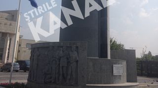 Monumentul este situat in fata Palatului Copiilor din Bucuresti