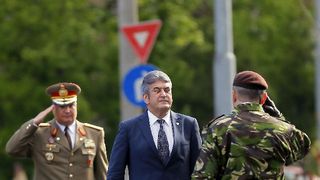 Gabriel Oprea era la acea vreme Ministru al Apararii Nationale