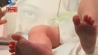 Drama pentru o femeie din Romania care a nascut in Danemarca. Autoritatile i-au smuls bebelusul de la piept, chiar din maternitate. Nu i l-au mai dat inapoi: "Au spus ca nu ma suporta"