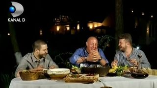 Delicii bucovinene. Friptura de iepure cu vin si lamaie si zama de gaina grasa cu legume