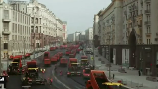 Extraordinar! Un bulevard de 32.000 de metri patrati a fost asfaltat intr-o singura zi. S-au folosit 300 de masinarii si peste 8.000 de tone de asfalt