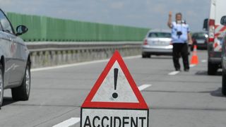 Cinci autoturisme implicate intr-o alta tamponare pe Autostrada Soarelui, la kilometrul 23 este coloana de masini