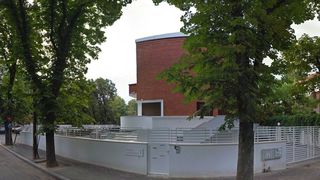 Asa arata acum vila din Zambaccian nr. 1, unde a locuit timp de 30 de ani Bogdan Olteanu