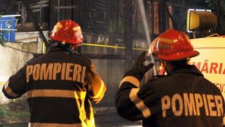 Iaşi: O explozie urmată de incendiu s-a produs &icirc;ntr-un bloc de locuinţe. Trei persoane au fost rănite