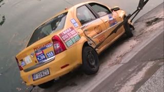 Accident petrecut in zona Podului Ciurel din Bucuresti. A ajuns cu taxiul in Dambovita