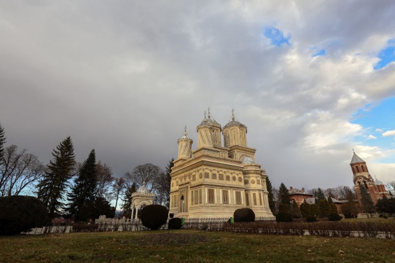Manastirea Curtea de Arges, acolo unde se afla inmormantati fostii regi ai Romaniei