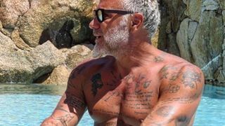 Cine este Gianluca Vacchi, batranelul care a innebunit internetul cu postarile de pe iahturi in care petrece cu tinerele? Afla totul despre el
