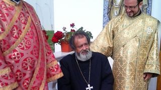 Preotul Mihai Negrea a devenit parinte pentru 117 copii