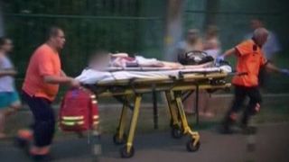 Incendiu la blocul din Iasi in care a avut loc o explozie in urma careia doua persoane au murit si 11 au fost ranite