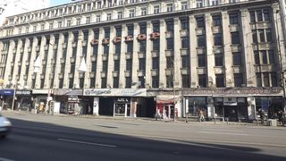 Garajul Ciclop a ajuns in posesia mostenitorilor familiei Bragadiru! Celebra cladire din centrul Capitalei este inchisa acum, dupa ce gazduise cateva expozitii de anvergura