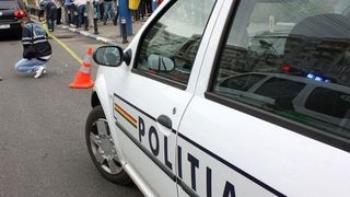 Bucuresti: Patru bărbaţi, reţinuţi pentru tentativă de omor după ce au urmărit un om, i-au acroşat maşina şi l-au lovit cu cuţitele pe Soseaua Pantelimon