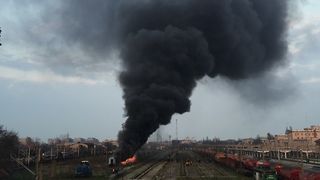 Incendiu la locomotiva unui tren pe ruta Mărăşeşti-Buzău. Pompierii au intervenit, iar pasagerii au fost preluaţi de altă garnitură