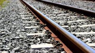 Un biciclist de 25 de ani a murit lovit de tren in apropiere de Pasajul Cernica. Tanarul nu s-a asigurat cand a traversat trecerea la nivel cu calea ferata