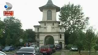 Scandal intr-un cartier din Galati din cauza clopotului de la cimitir! Clopotarul il trage de fiecare data cand cineva ii plateste. Oamenii sunt revoltati