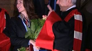 Fata lui Mugur Isarescu face parte din conducerea unei societati care anuntase investitii imobiliare de 1,5 miliarde de euro la Constanta! In prezent insa, firma a acumulat datorii uriase