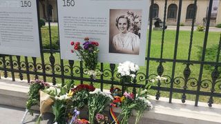 Sicriul cu trupul neinsufletit al Reginei Ana va ajunge astazi in tara. Romanii ii vor putea aduce un ultim omagiu in Sala Tronului, de la Palatul Regal