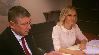 Gabriela Firea o tine din sedinta in sedinta: "M-am intalnit cu reprezentantii patronilor si managerilor care activeaza in Centrul Vechi, pentru a le asculta problemele!"