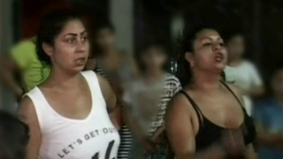 Bataie cu furci, coase si topoare la Arad intre doua familii. Scandalul a pornit de la o injuratura: "M-au batut de mi-au crapat dintii din gura"