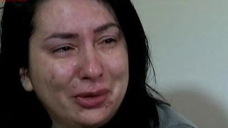 35 de medici si tot atatea diagnostice. Durerile cumplite o chinuie, insa doctorii ridica din umeri. O tanara de 32 de ani trece printr-un adevarat cosmar si nu stie de ce