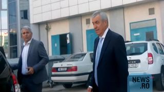 Privilegii pentru alesii poporului. Cum a fentat Tariceanu o coada de 1000 de persoane la DRPCIV ca sa isi reinnoiasca permisul