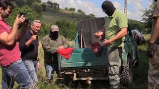 Romanii care apar in reportajul inscenat de Sky News privind traficul de arme in tara noastra sunt oameni pasnici! Uite ce faceau in timpul liber cei trei barbati retinuti de DIICOT!