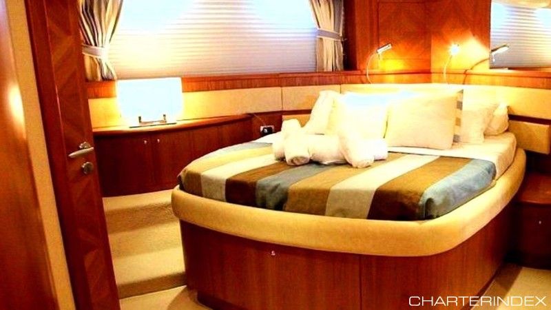 Interiorul luxos a fost creat la comanda