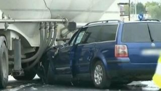 Zi neagra pe soselele din Prahova. Dupa ce cinci tineri au murit intr-un accident teribil, alti cinci au fost implicati intr-o coliziune cu o cisterna