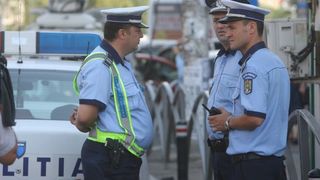 Un barbat acuzat de furt din locuinta a evadat din arestul Inspectoratului de Politie Judetean Cluj. Barbatul e din Covasna si are 45 de ani