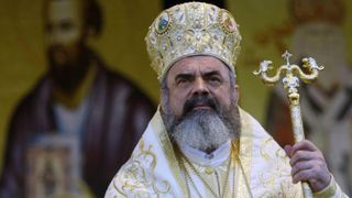 Patriarhul Daniel va primi salariu dublu de la stat. In total, peste 16.600 de clerici vor fi platiti de la bugetul de stat