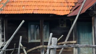 Din 1990 si pana in prezent, peste 220 de orase si comune au pierdut intre 20 si 50% din numarul de locuitori