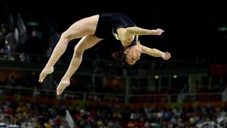 Mama Asianei Peng, gimnasta exclusa din lot de Bellu si Bitang, o pune la punct pe Ponor: "Accepta cu demnitate ca ai avut o prestatie mediocra la Rio!"