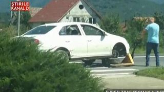 Soferii rom&acirc;ni sunt mereu surprinzători! Nici prin g&acirc;nd nu vă trece cum şi-a rezolvat pana un bărbat, care nu avea roată.. de rezervă!