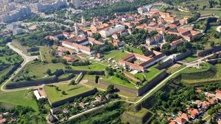 Incredibil dar adevarat. O comuna din Romania are toate drumurile asfaltate, pista de biciclete, internet gratis si investitii de milioane de euro