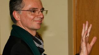 A devenit celebru datorita rolului din &bdquo;Toate panzele sus&rdquo;, iar astazi recita poezii la Filarmonica! Actorul Cristian Sofron este presedinte de sindicat si castiga 6.000 de lei pe luna!