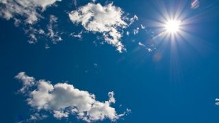 Weekend cu maxime termice de 34 de grade Celsius. De luni vremea se schimba si vin ploile, avertizeaza meteorologii