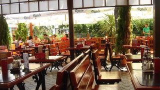 Protecţia Consumatorului a inchis temporar trei terase din Mamaia. Ce nereguli au fost gasite